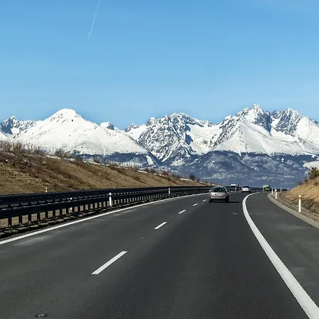 Apartment Poprad - Near High Tatras, Free Parking *